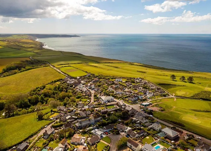 Best Nice Hotels in Plymouth, UK