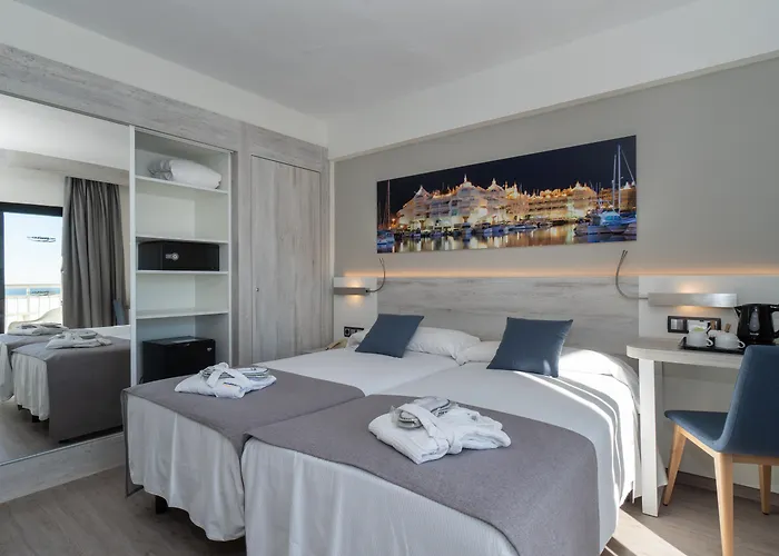 Top Hotels near Bonanza Square in Benalmadena