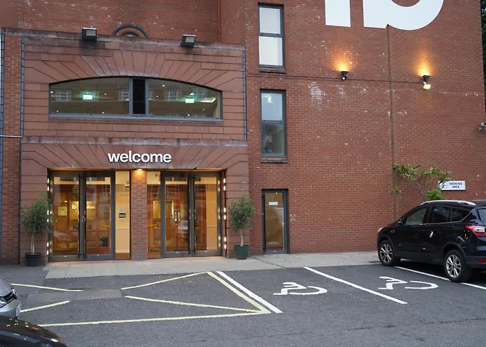 Best Hotels Near Stranmillis Road, Belfast
