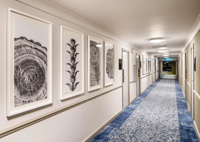 Top Hotels Near Manchester Airport Terminal 2