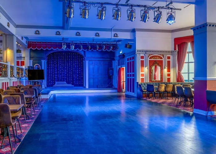 Top Llandudno Hotels Offering Parking & Entertainment
